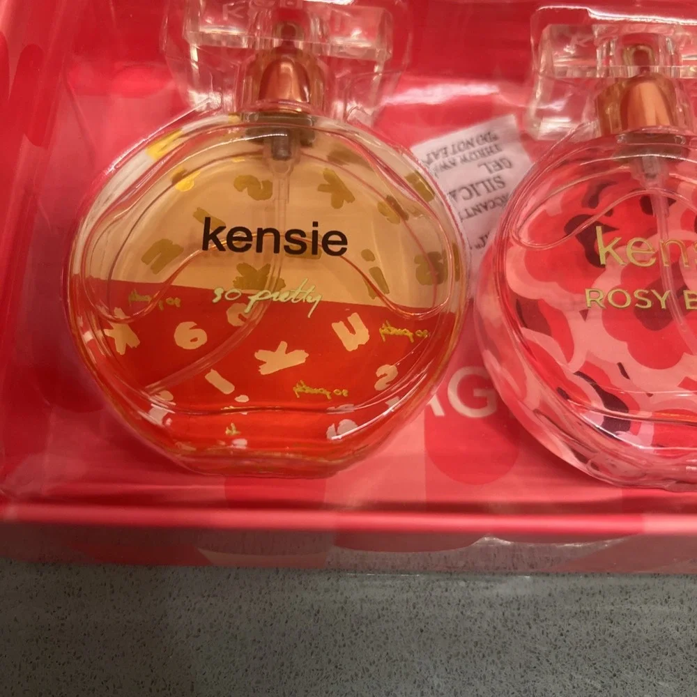 NEW Kensie by Kensie, 4 Piece Variety Fine Fragrance Coffret for Women